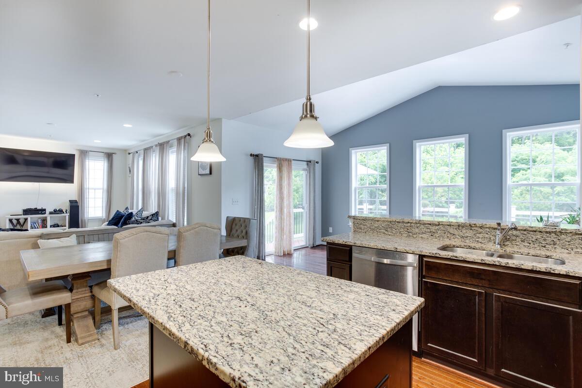 STONEGATE ESTATES - Residential