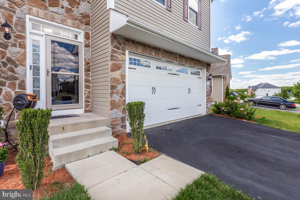 STONEGATE ESTATES - Residential