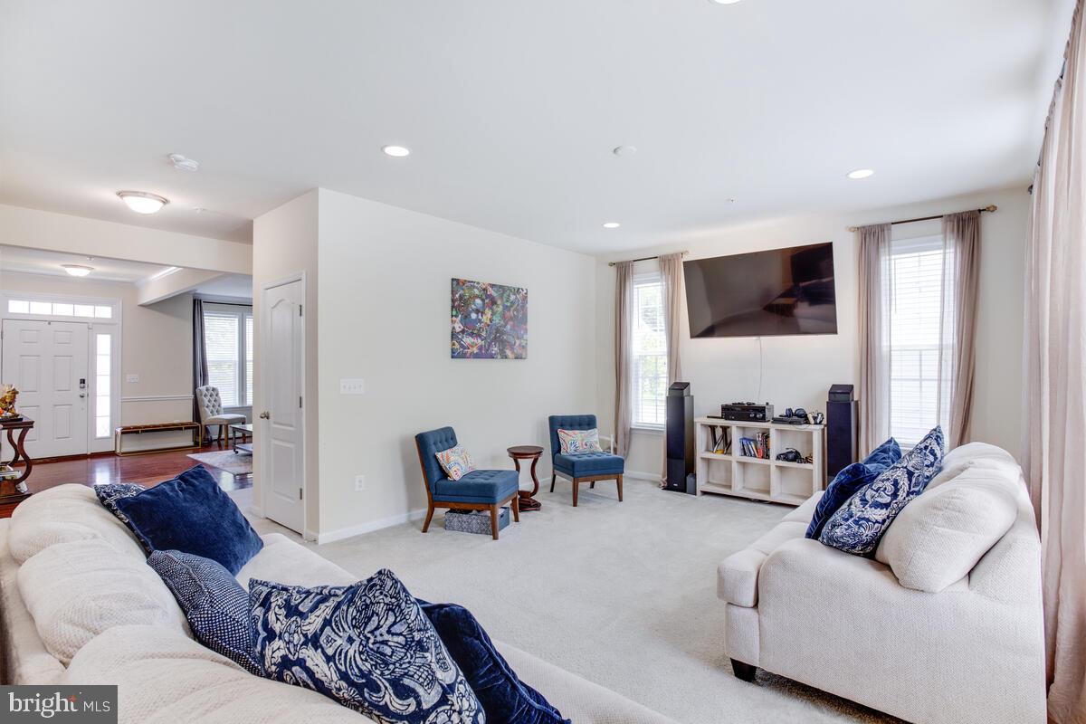 STONEGATE ESTATES - Residential