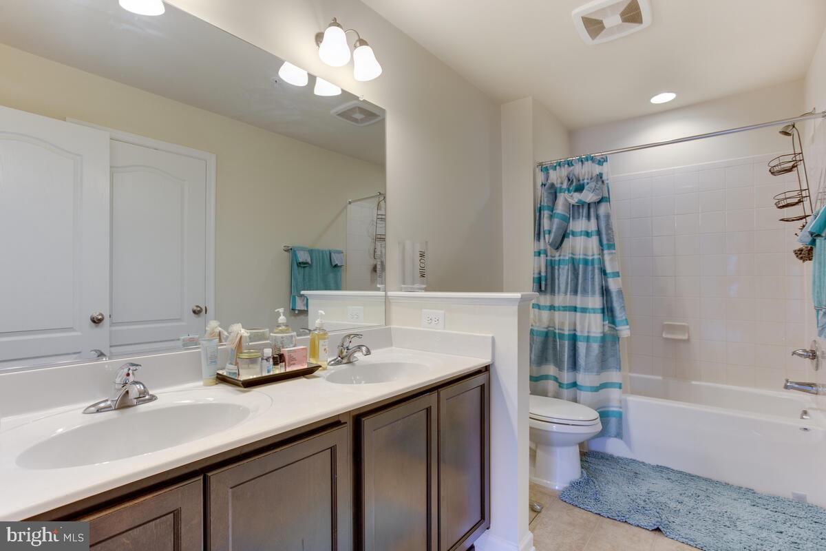 STONEGATE ESTATES - Residential