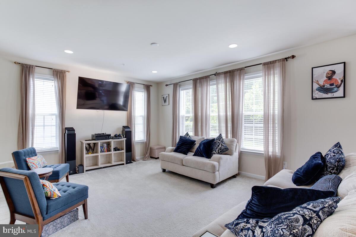 STONEGATE ESTATES - Residential