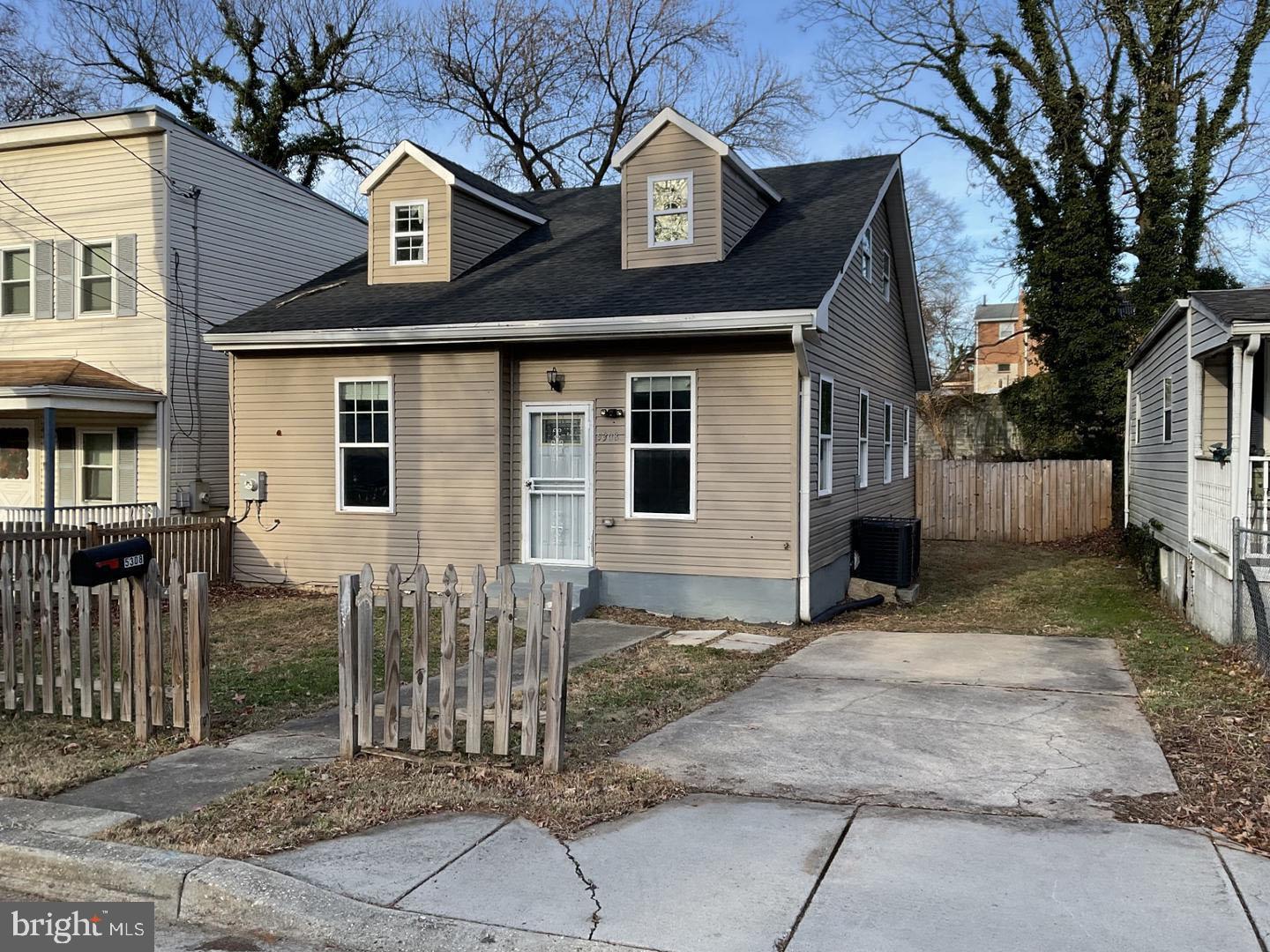 CAPITOL HEIGHTS - Residential