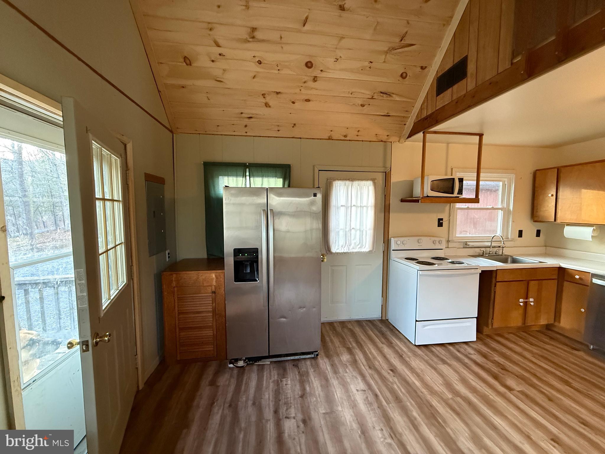 SOUTH POTOMAC FOREST - Residential