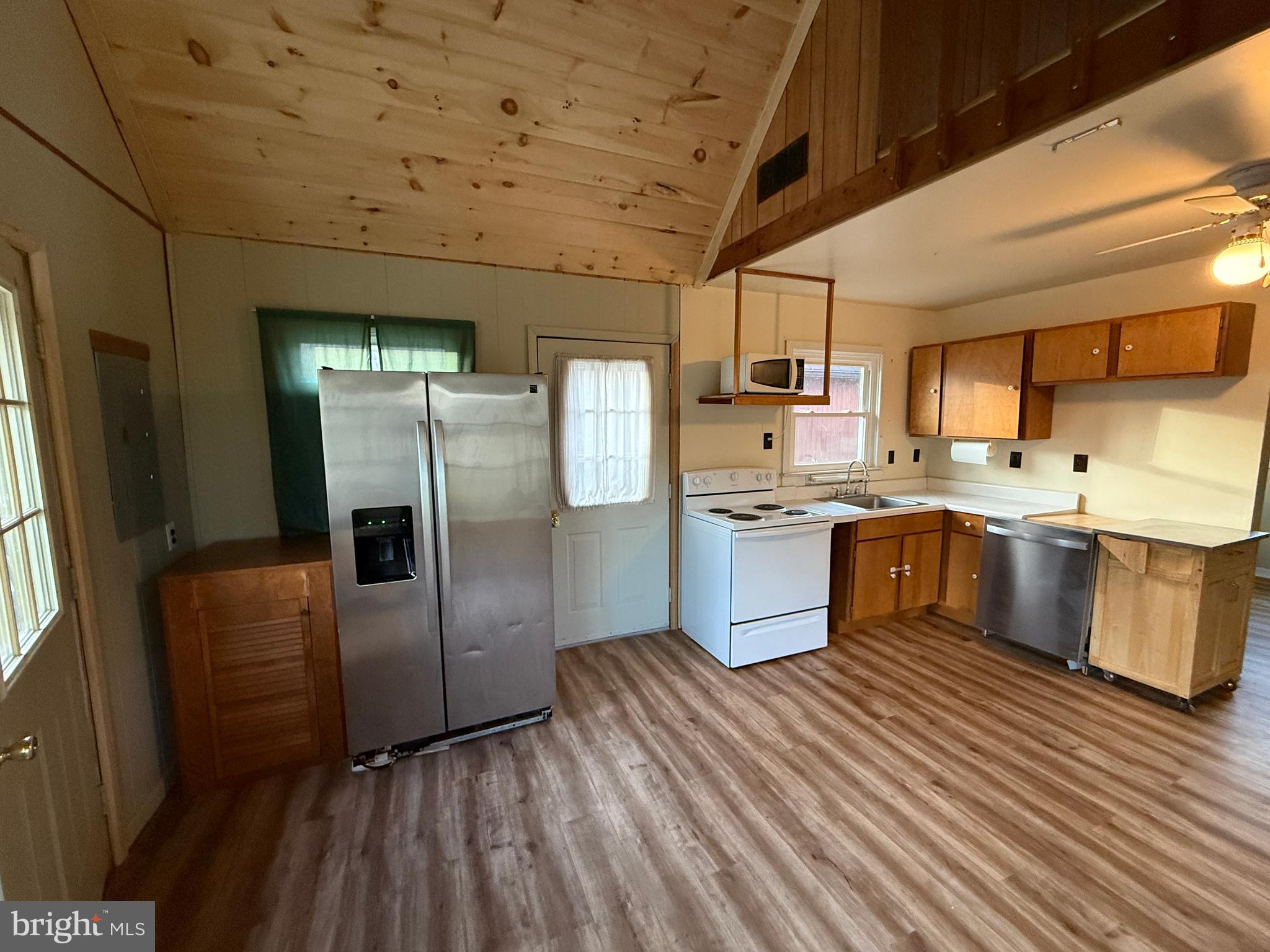 SOUTH POTOMAC FOREST - Residential