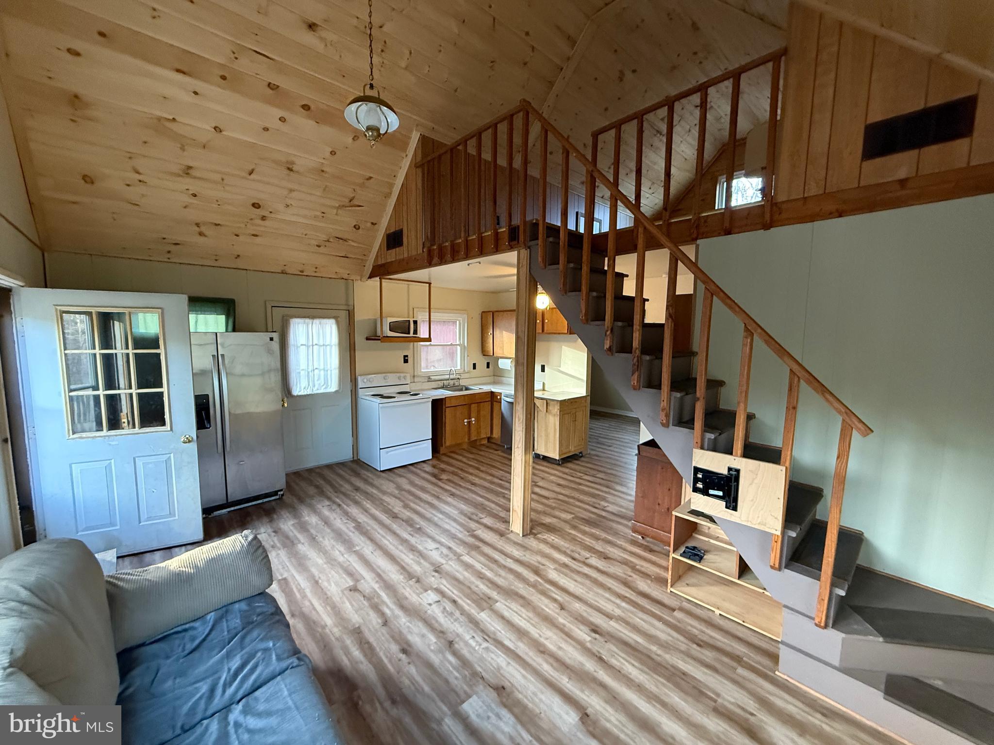 SOUTH POTOMAC FOREST - Residential