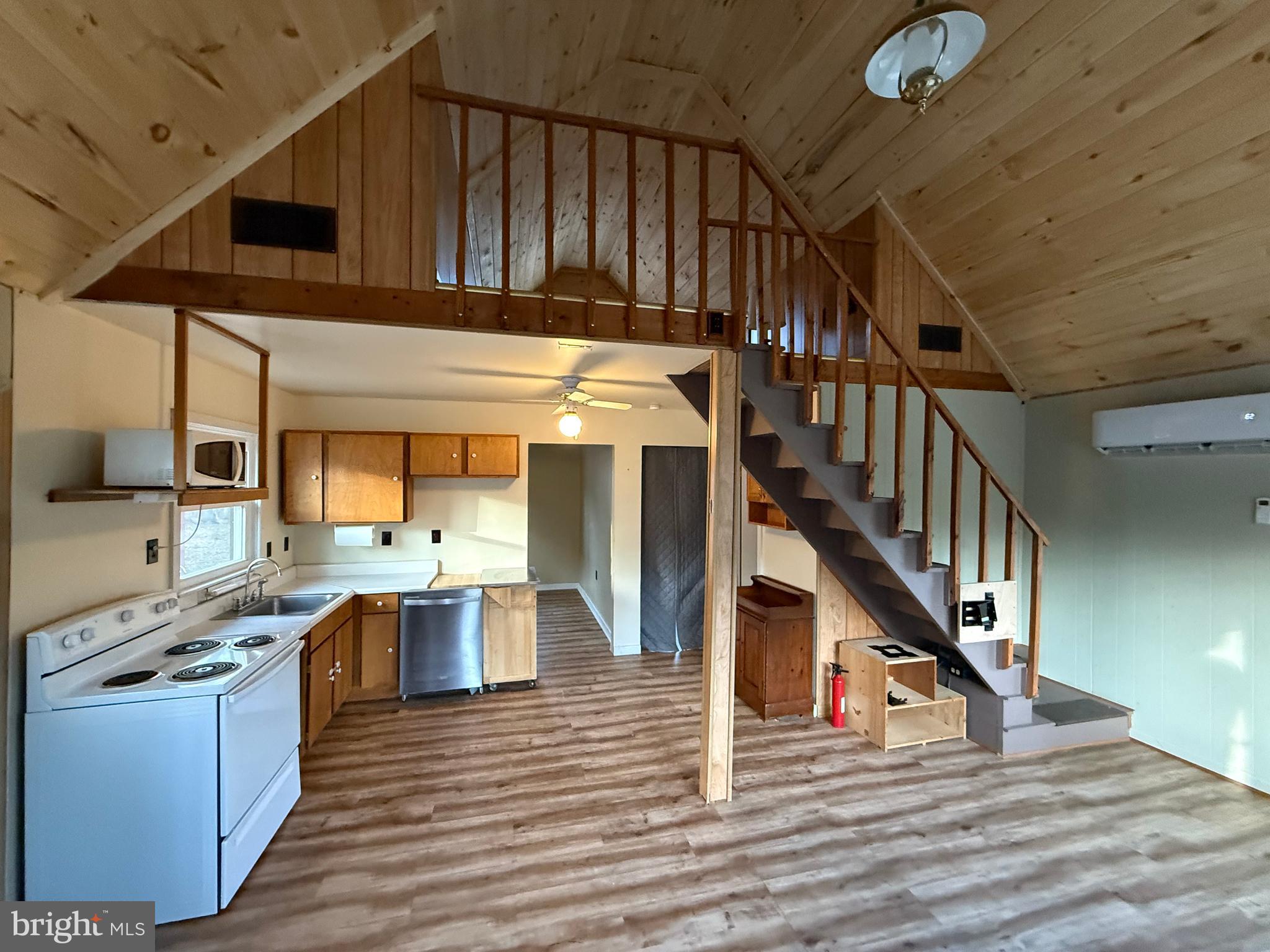 SOUTH POTOMAC FOREST - Residential