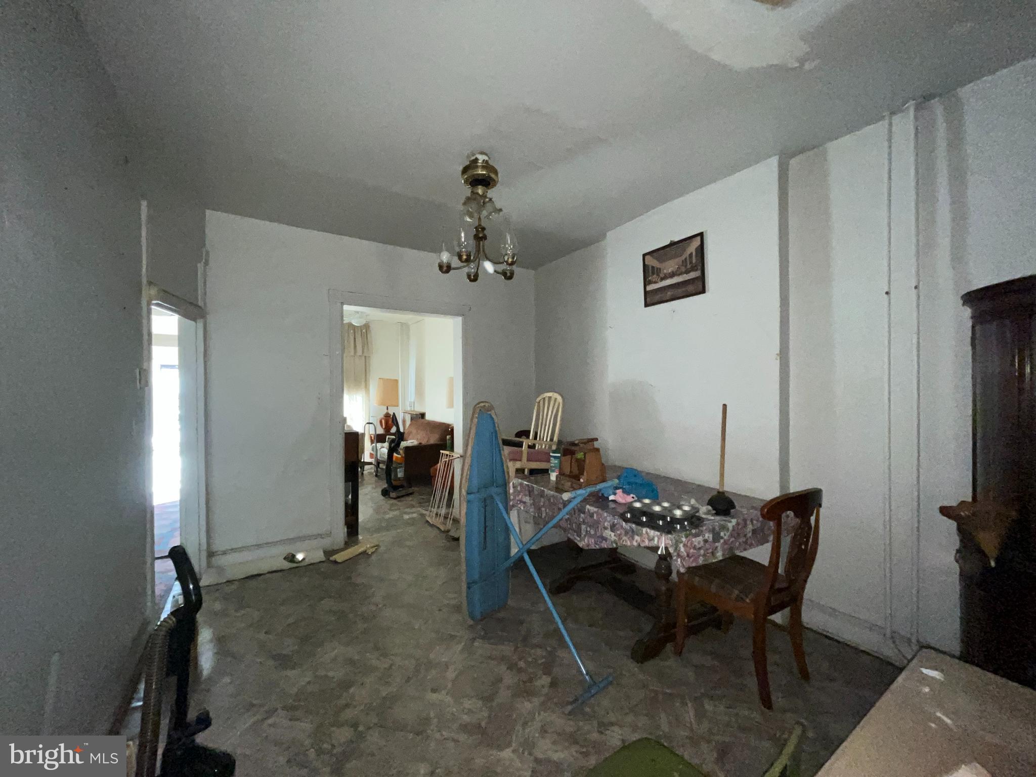 BROADWAY EAST - Residential