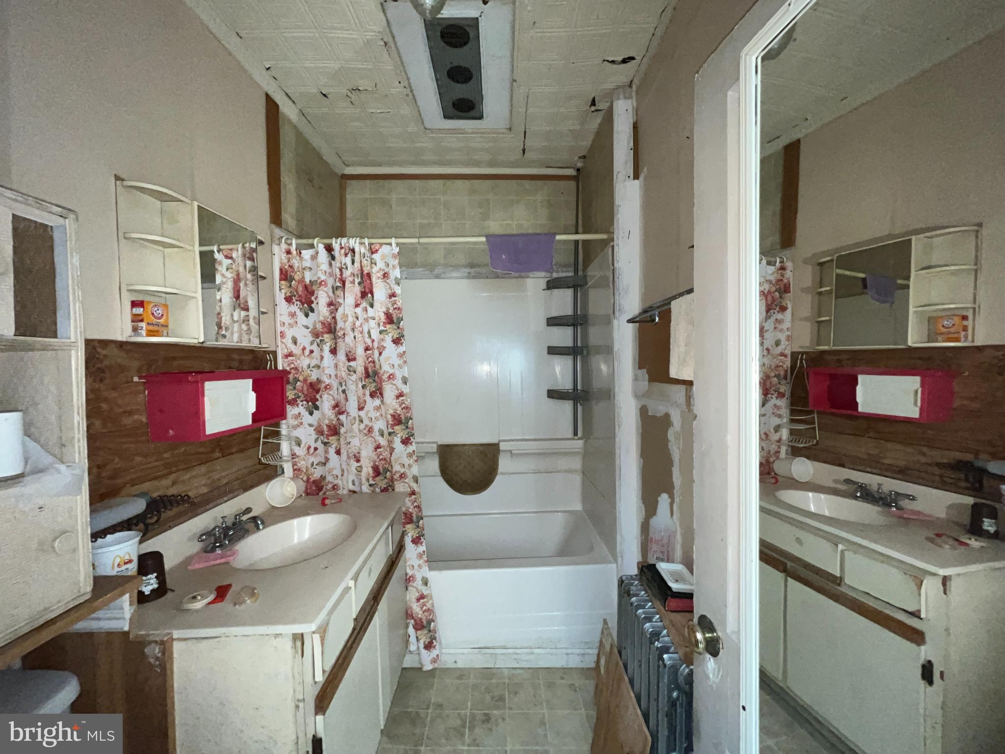 BROADWAY EAST - Residential