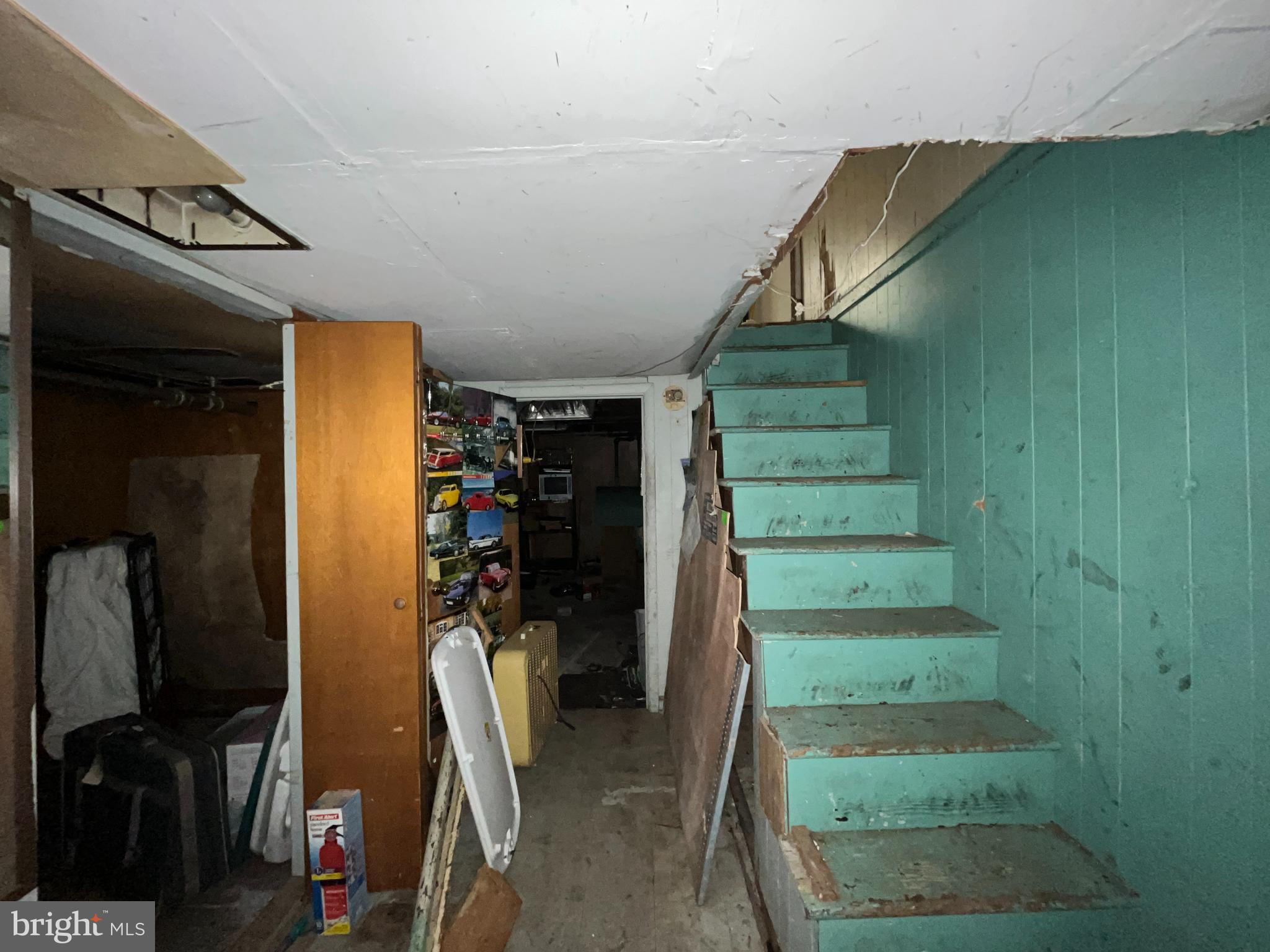 BROADWAY EAST - Residential