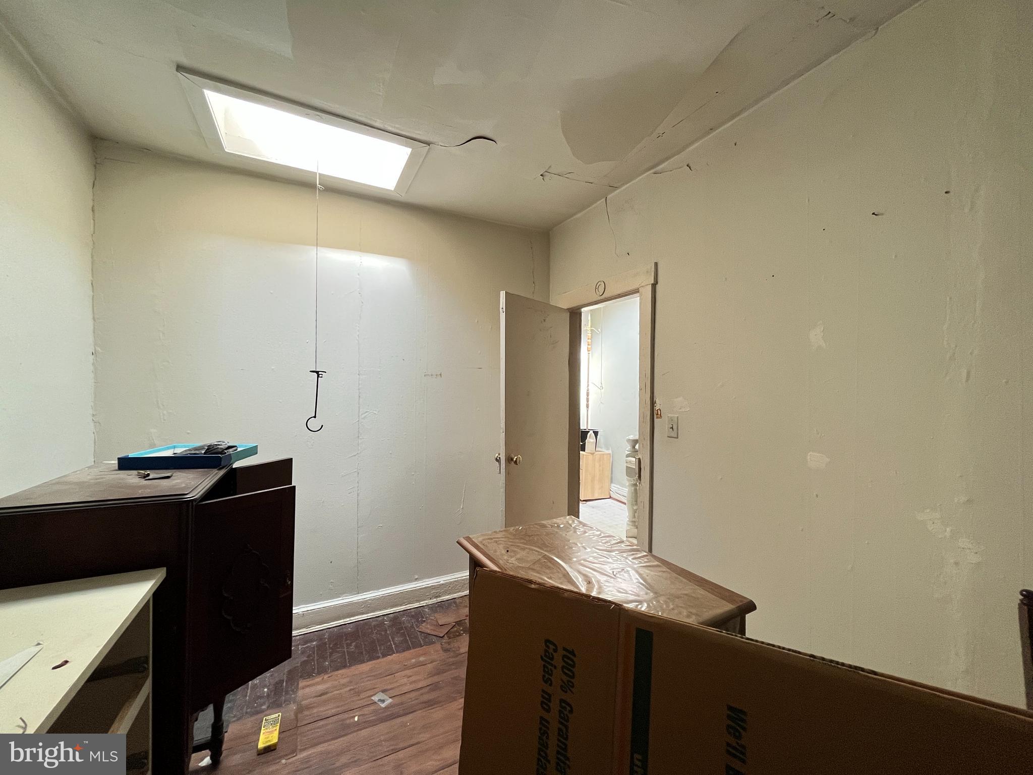 BROADWAY EAST - Residential