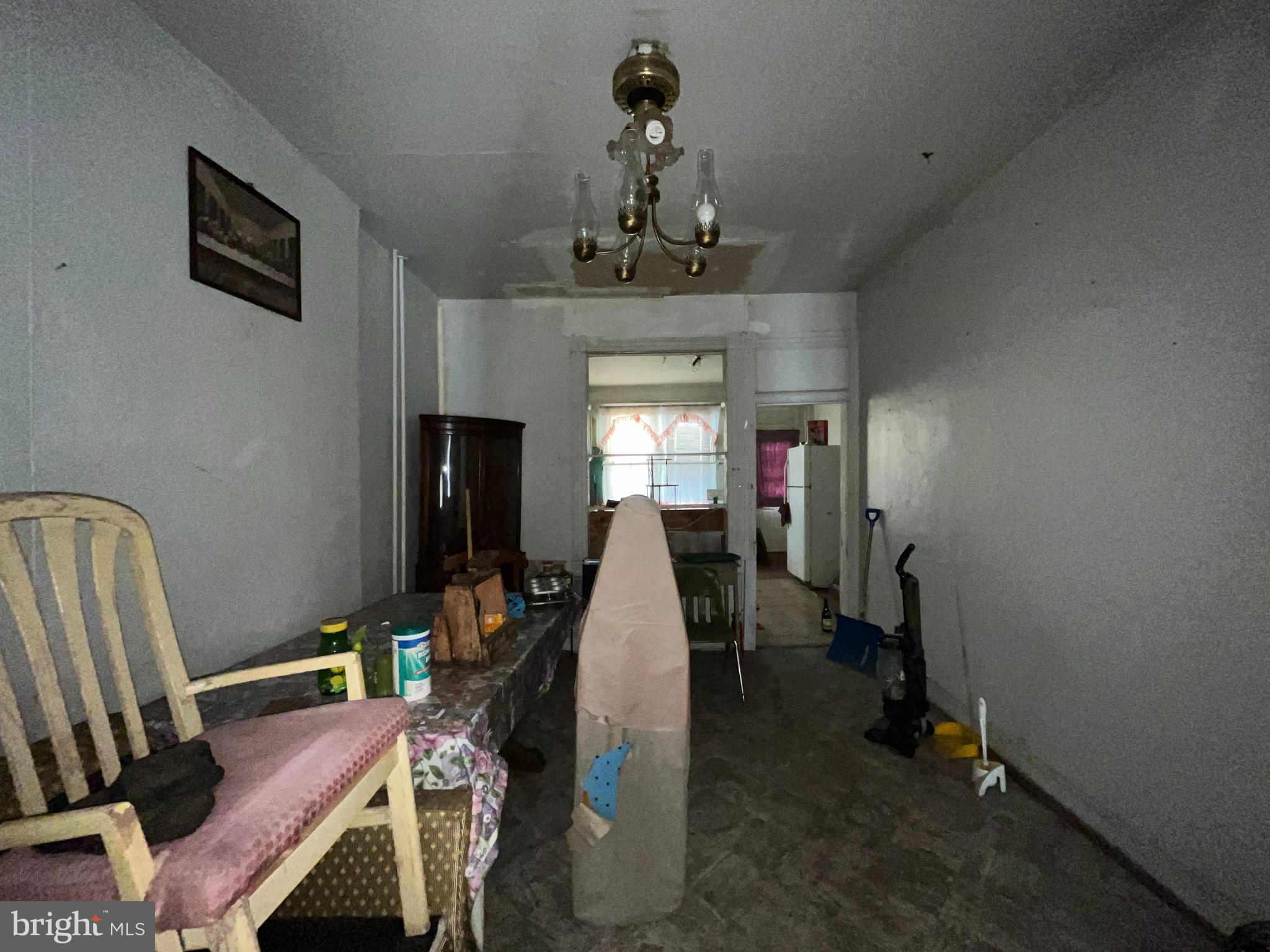 BROADWAY EAST - Residential