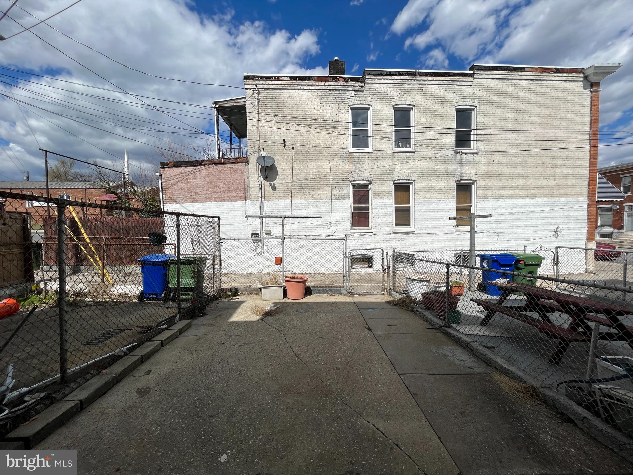 BROADWAY EAST - Residential