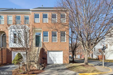 2558 JAMES MONROE CIRCLE HERNDON VA 20171