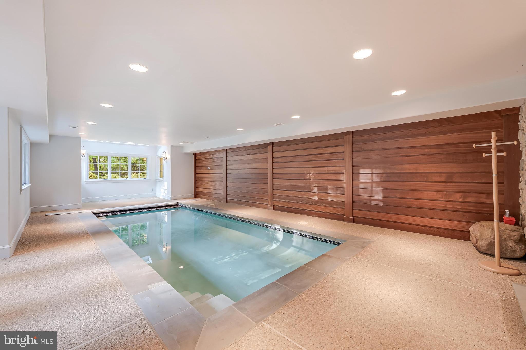 TALLY HO - Residential