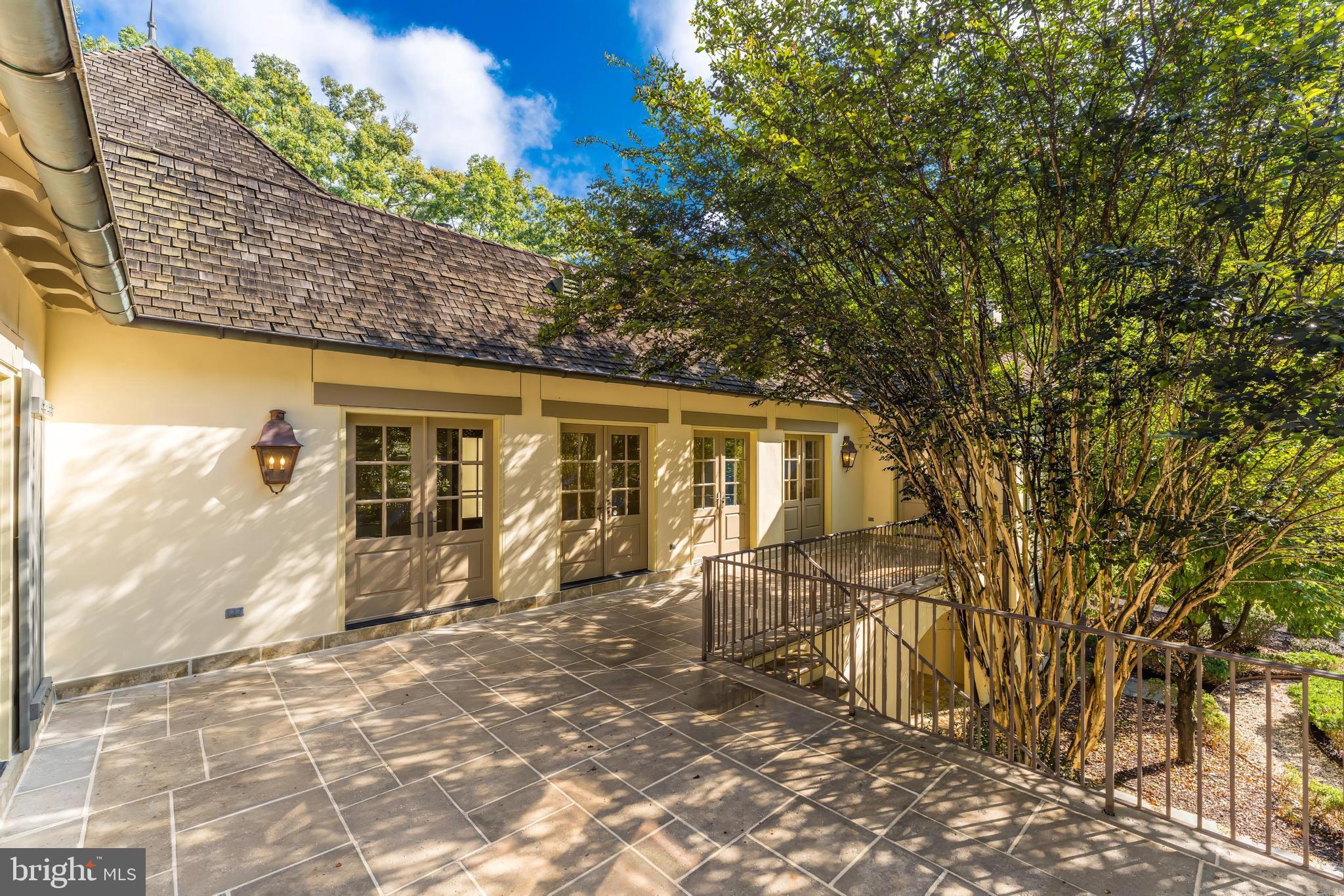 TALLY HO - Residential