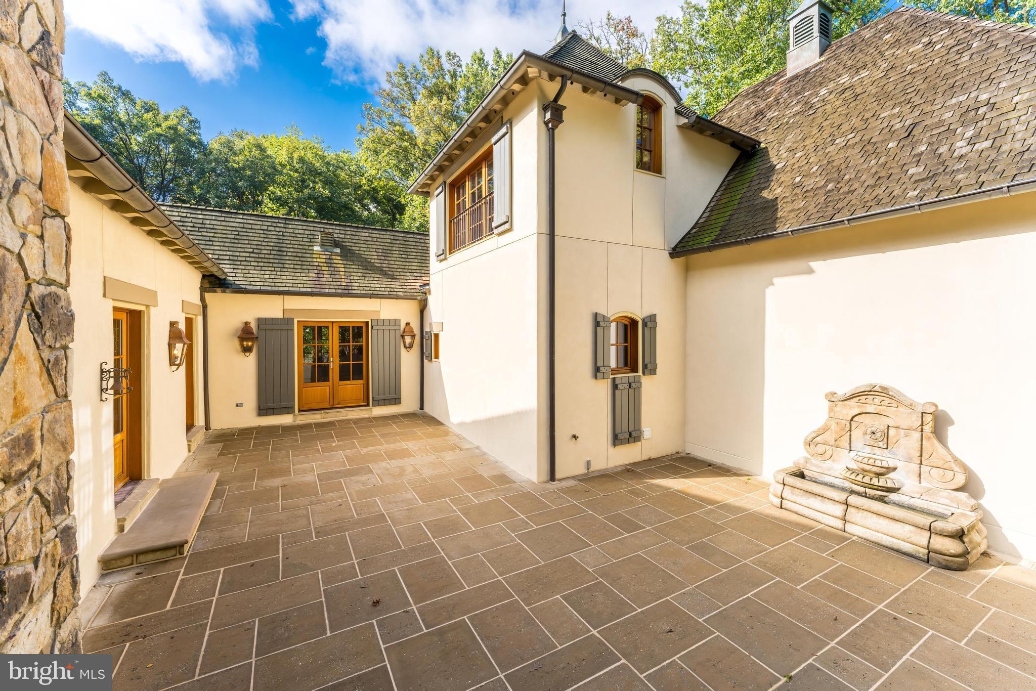 TALLY HO - Residential