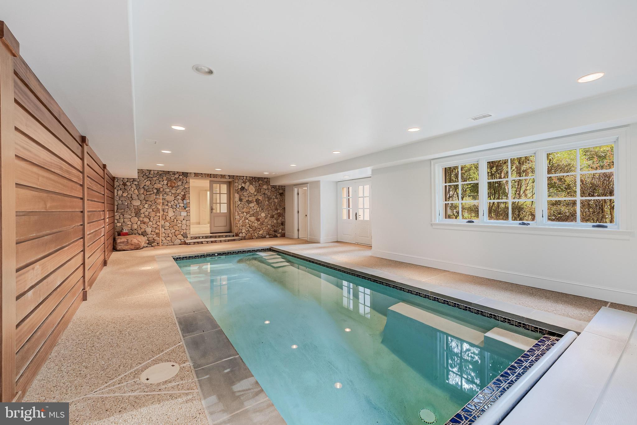 TALLY HO - Residential