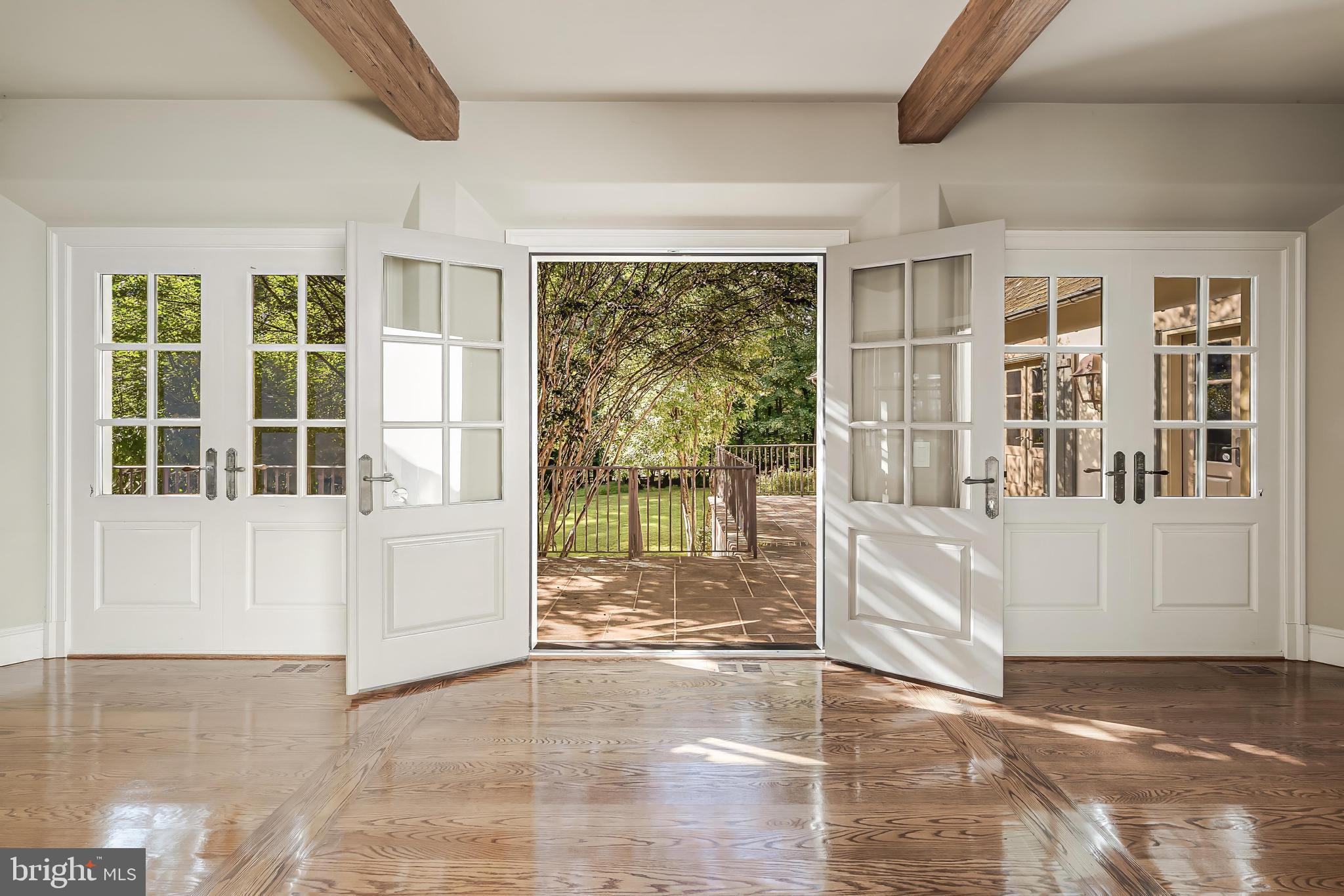 TALLY HO - Residential