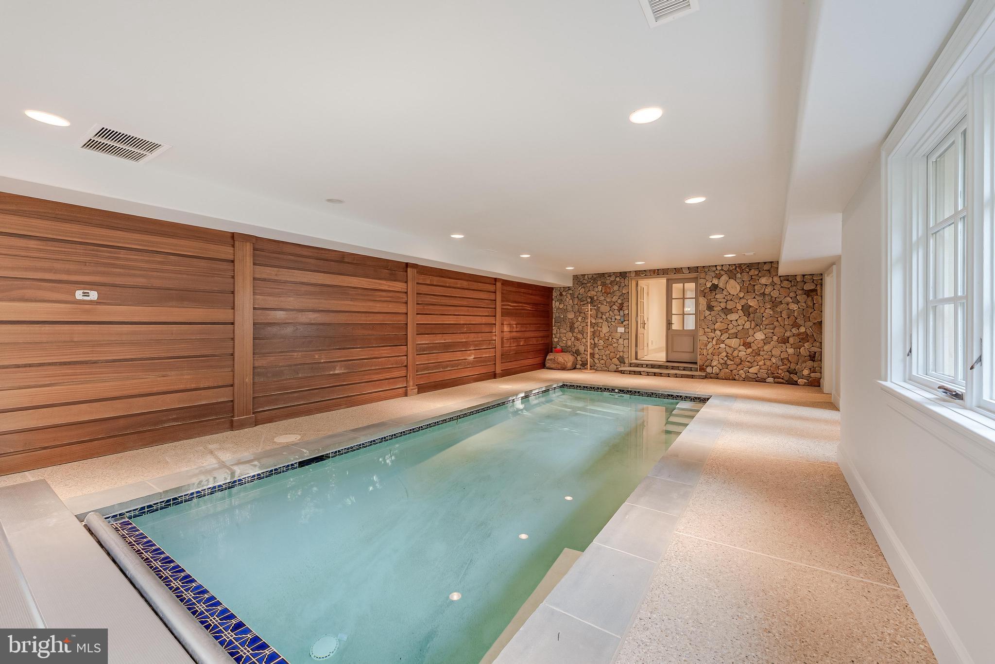 TALLY HO - Residential