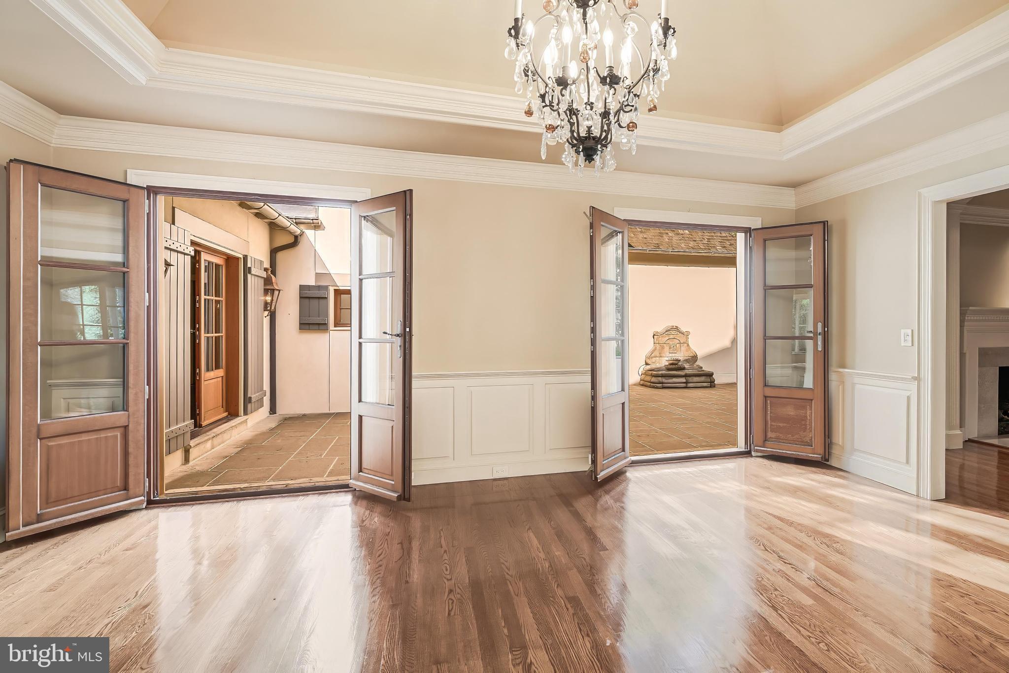 TALLY HO - Residential