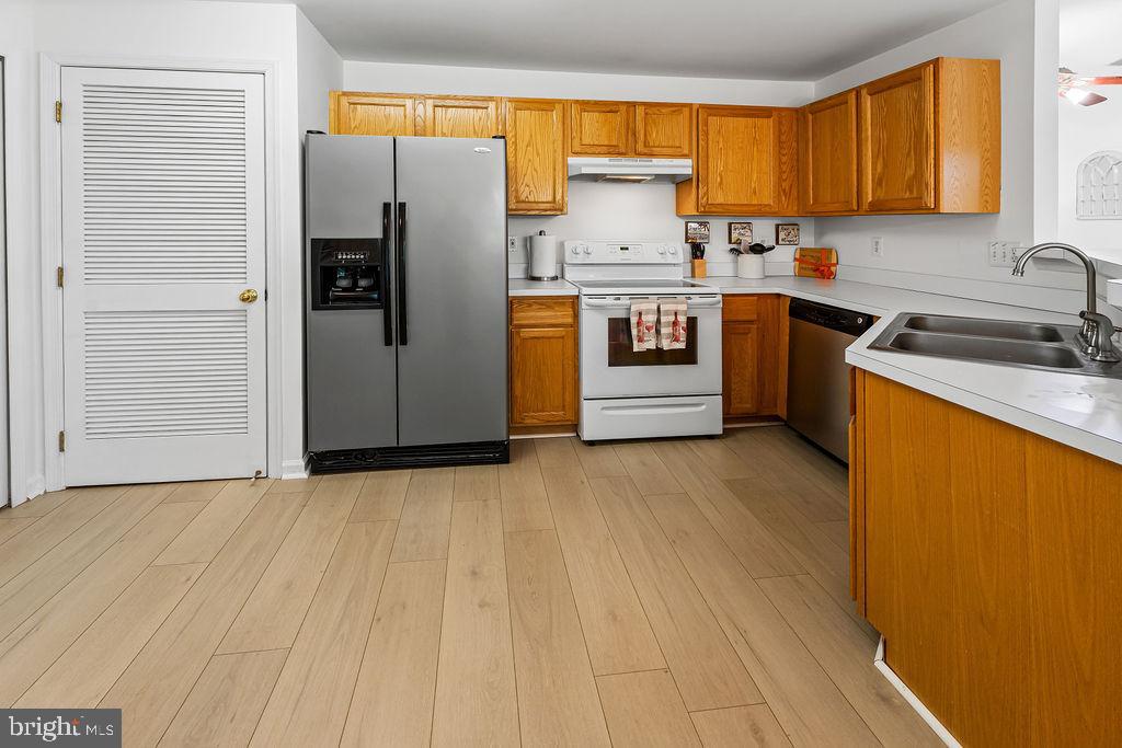 KENDALL RIDGE - Residential Lease