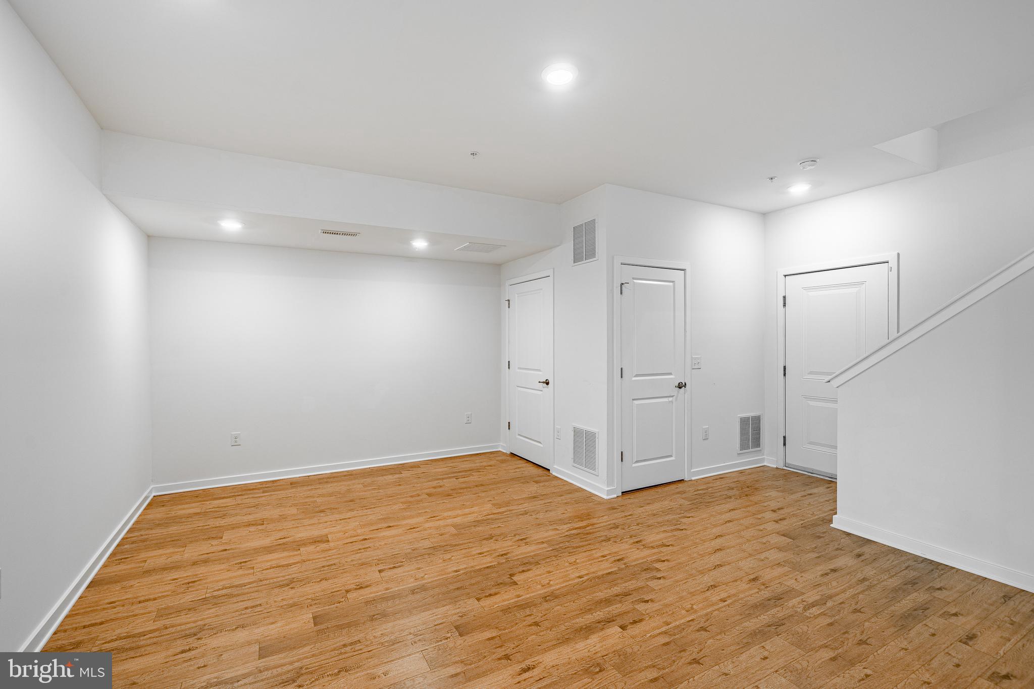 TOWNES AT SHANNON HILL - Residential