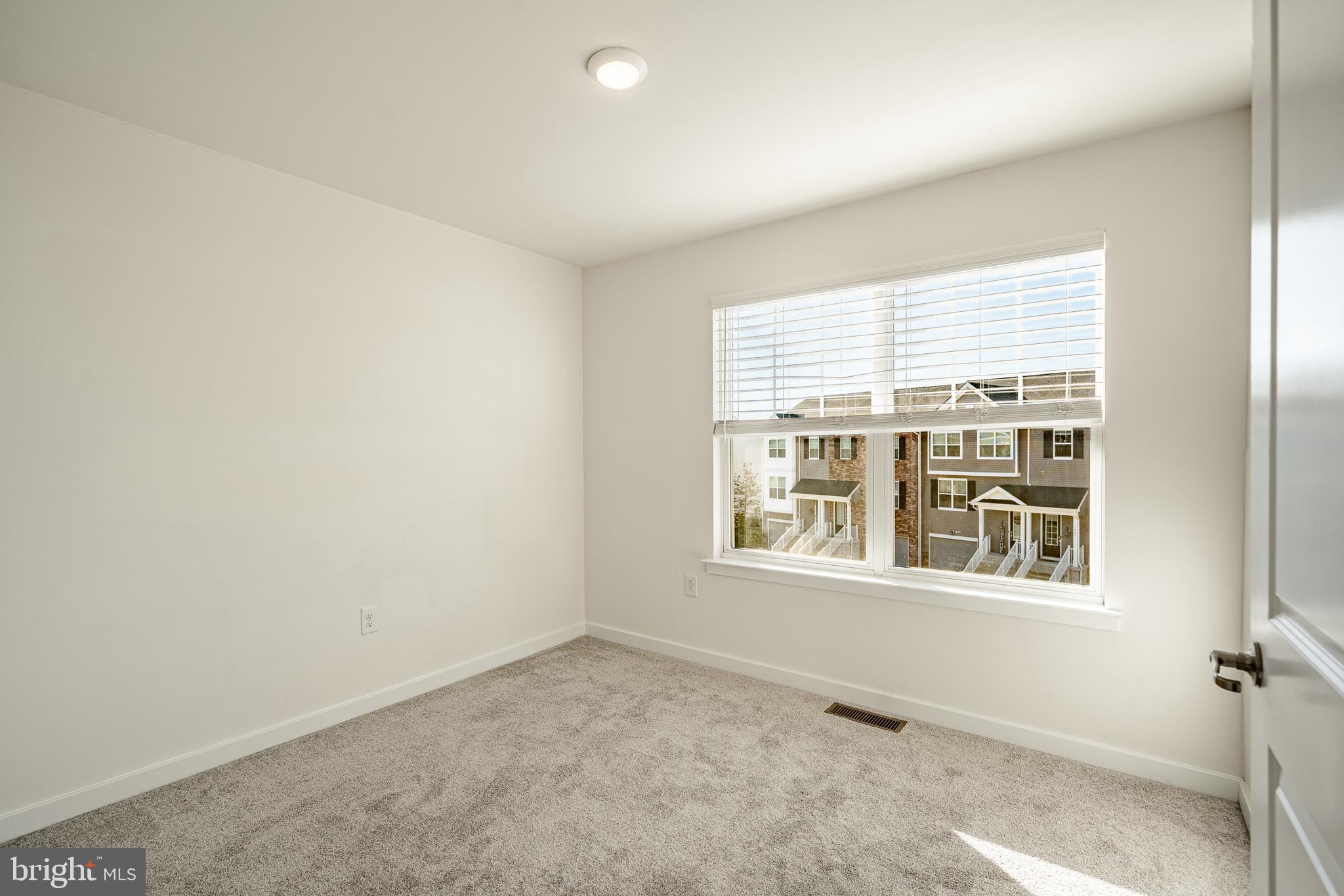 TOWNES AT SHANNON HILL - Residential