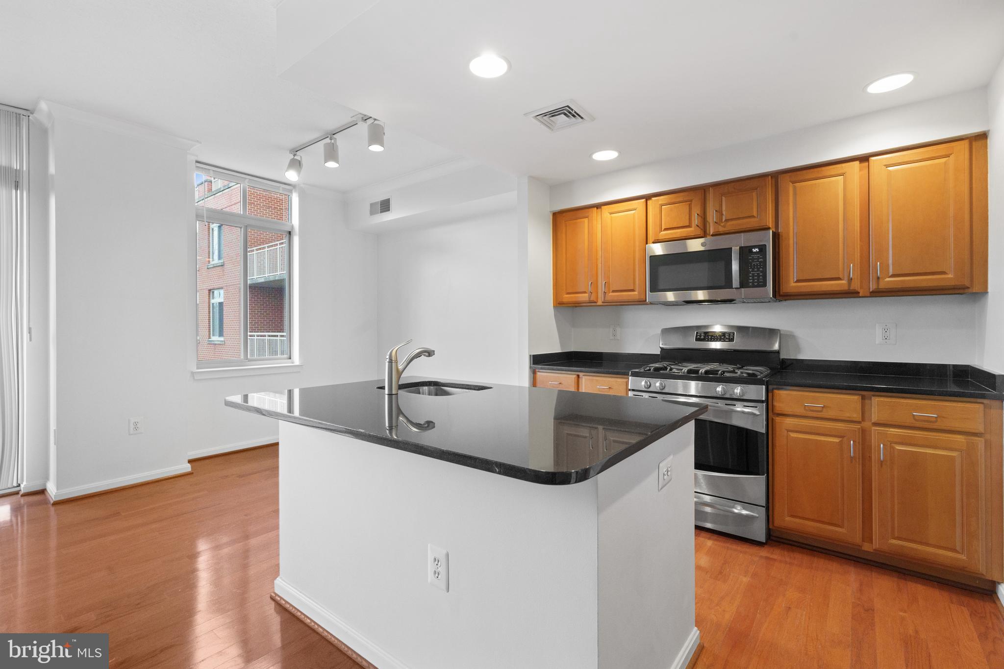 ELAN AT EAST MARKET - Residential