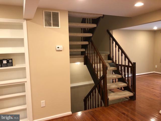 FLINT HILL MANOR - Residential Lease