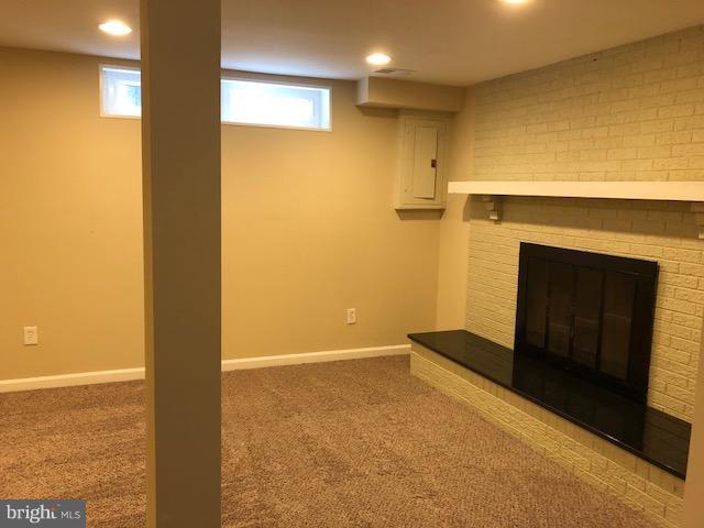 FLINT HILL MANOR - Residential Lease