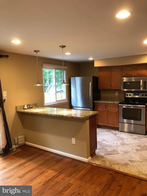 FLINT HILL MANOR - Residential Lease