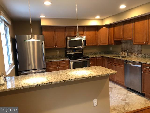 FLINT HILL MANOR - Residential Lease