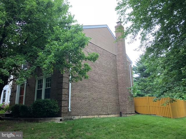 FLINT HILL MANOR - Residential Lease