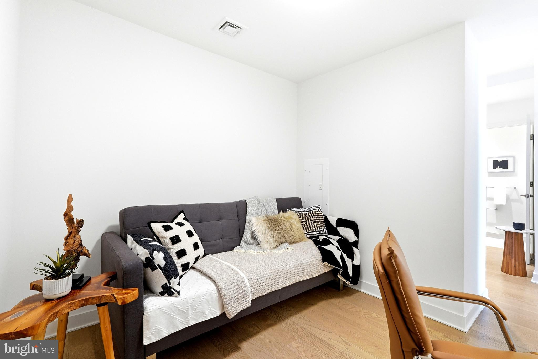 THE BORO TYSONS - Residential