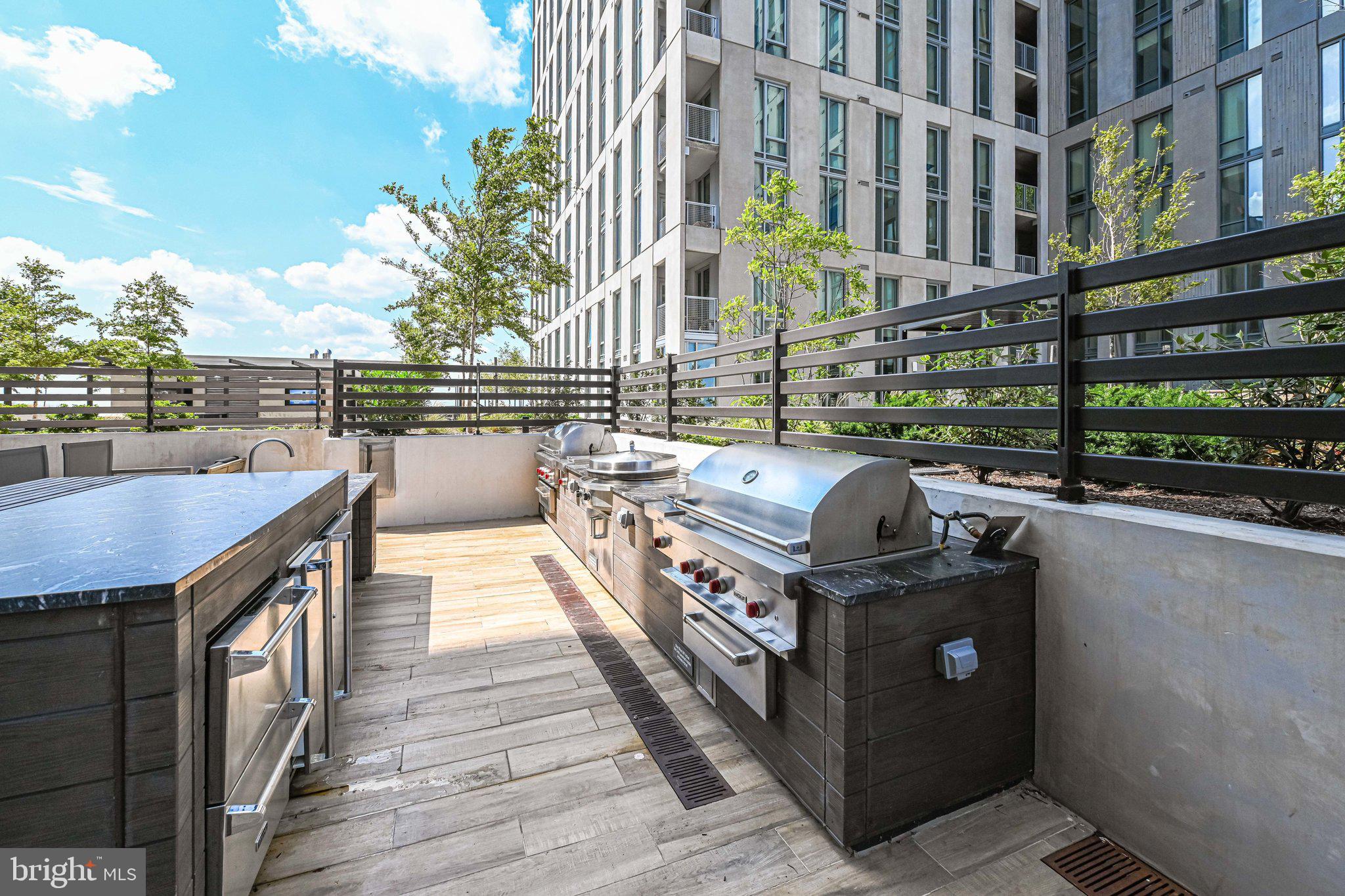 THE BORO TYSONS - Residential