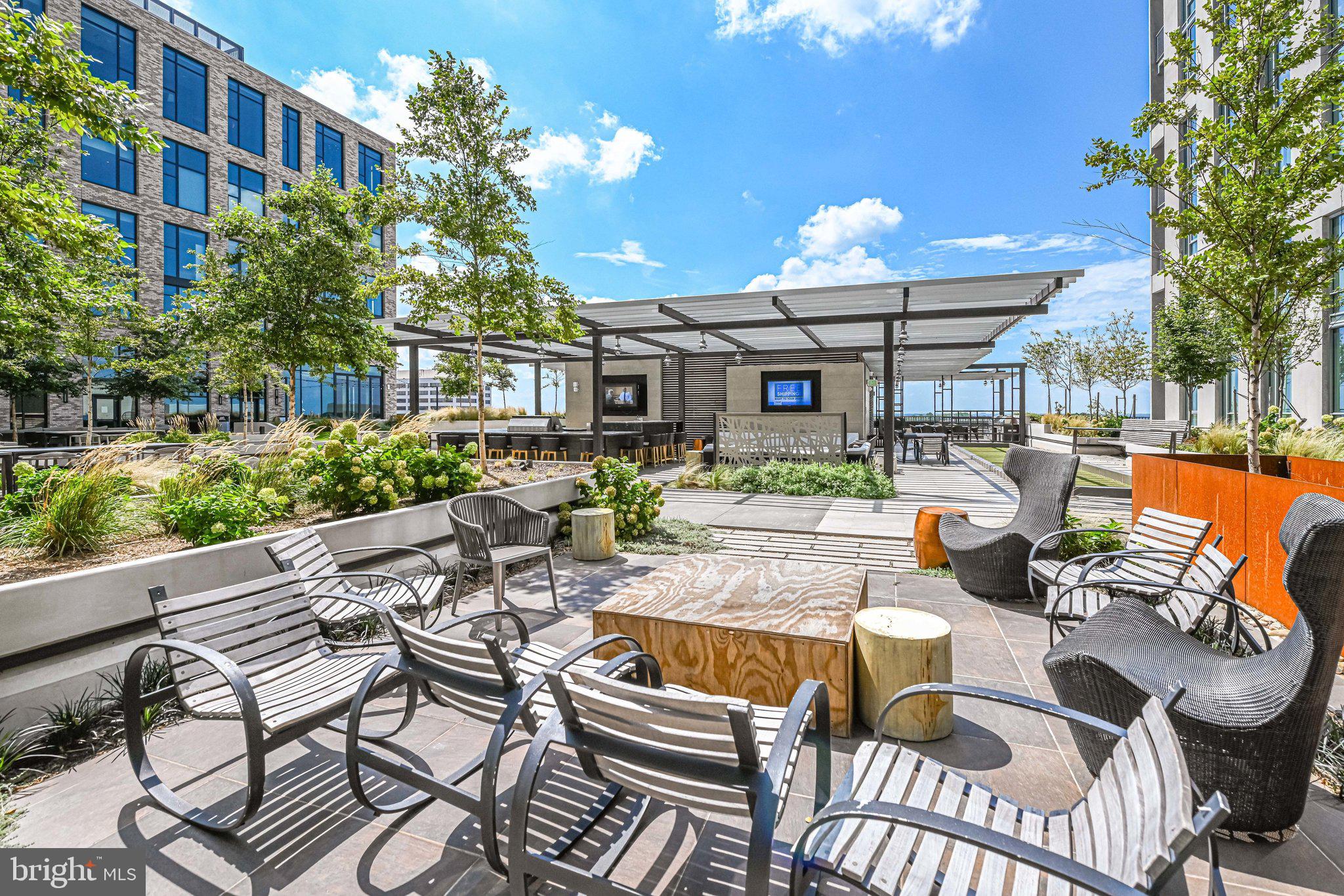 THE BORO TYSONS - Residential