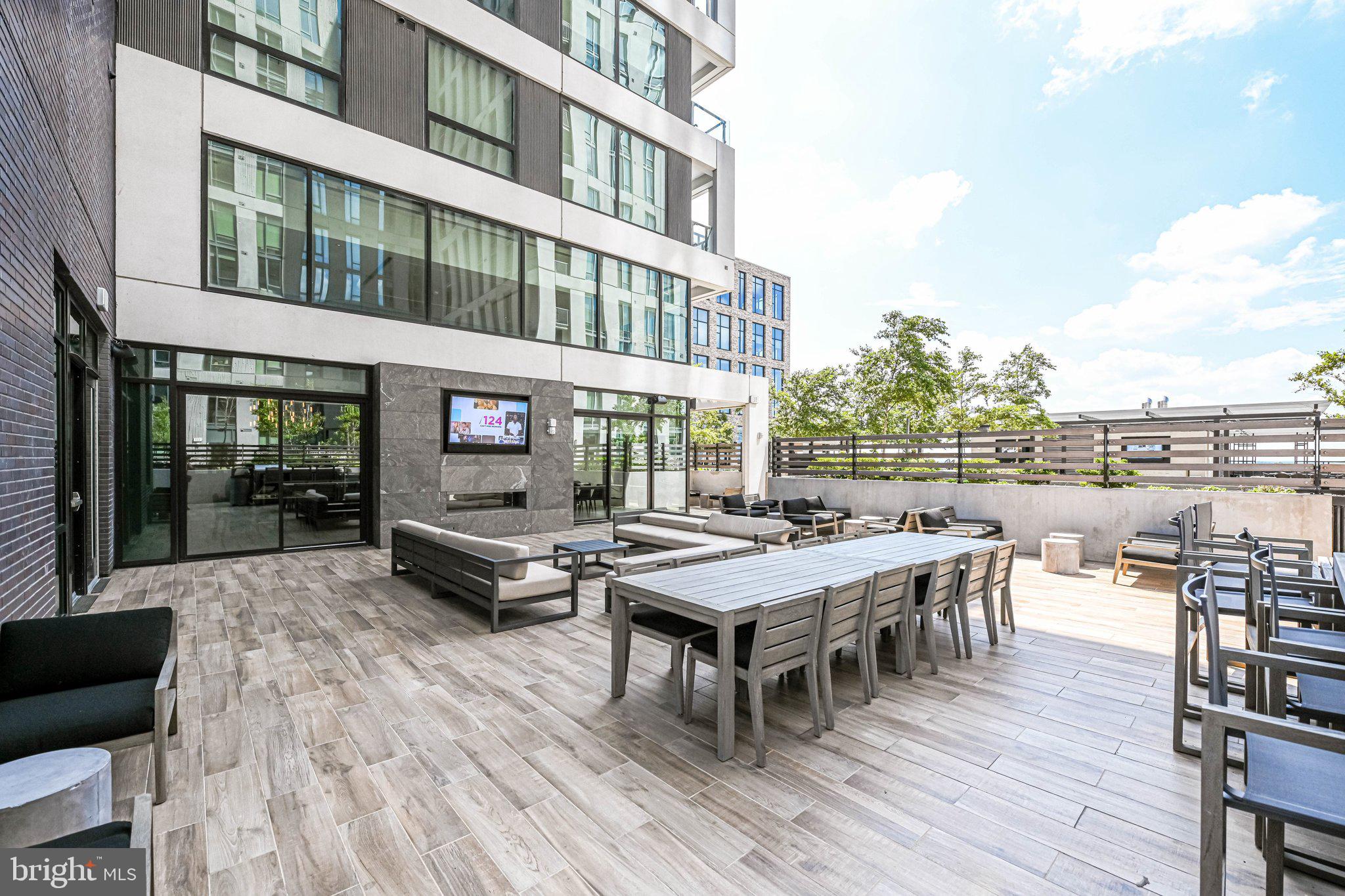 THE BORO TYSONS - Residential