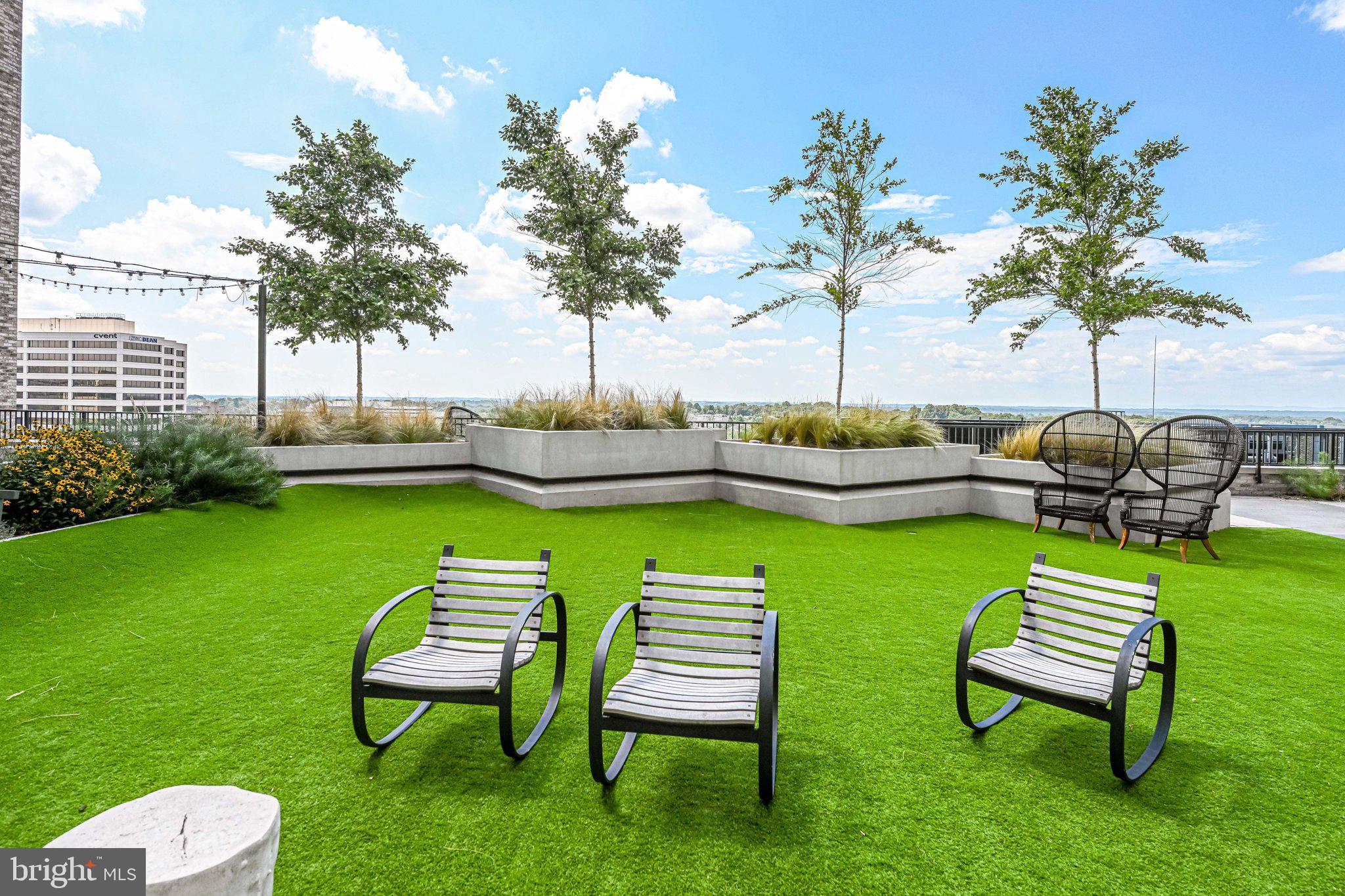 THE BORO TYSONS - Residential