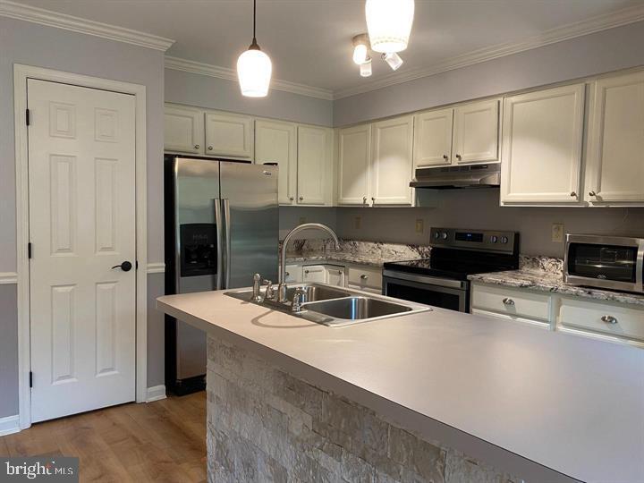 SPRING MILLS - Residential Lease