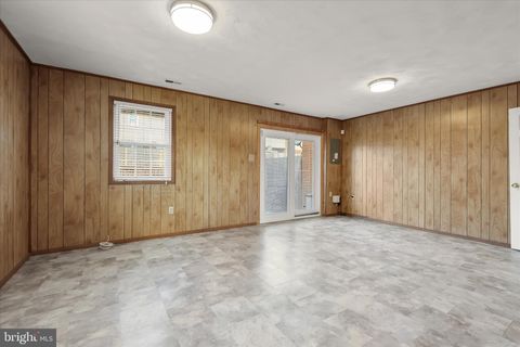 Tiny photo for 8 Middleview Court, BALTIMORE, MD 21244 (MLS # MDBC2152898)