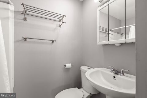 Tiny photo for 8 Middleview Court, BALTIMORE, MD 21244 (MLS # MDBC2152898)