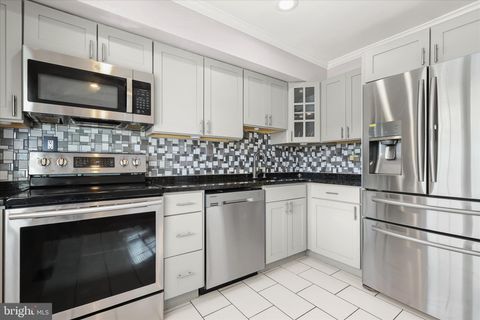 Tiny photo for 8 Middleview Court, BALTIMORE, MD 21244 (MLS # MDBC2152898)