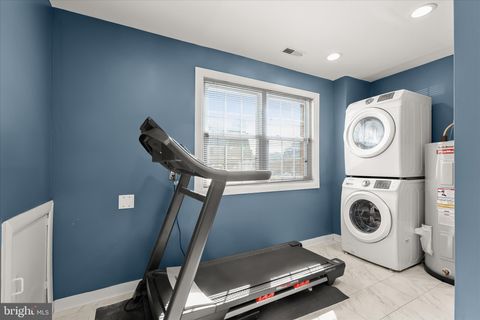 Tiny photo for 8 Middleview Court, BALTIMORE, MD 21244 (MLS # MDBC2152898)