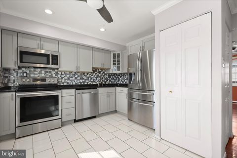 Tiny photo for 8 Middleview Court, BALTIMORE, MD 21244 (MLS # MDBC2152898)