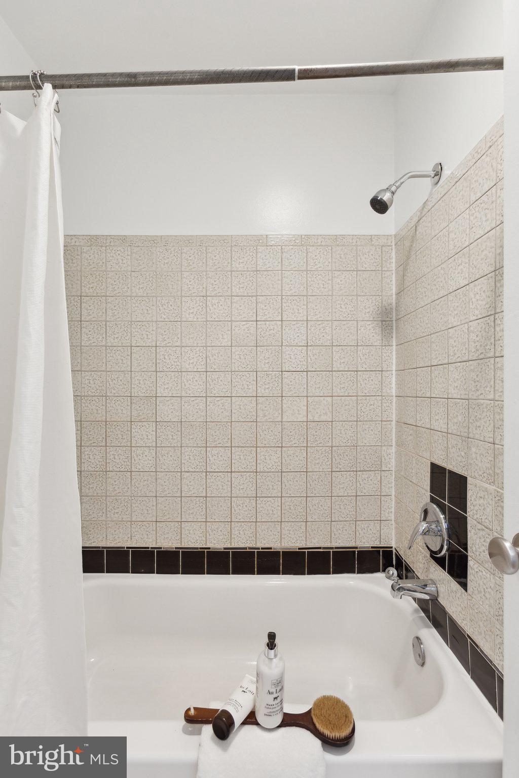 LOGAN CIRCLE - Residential