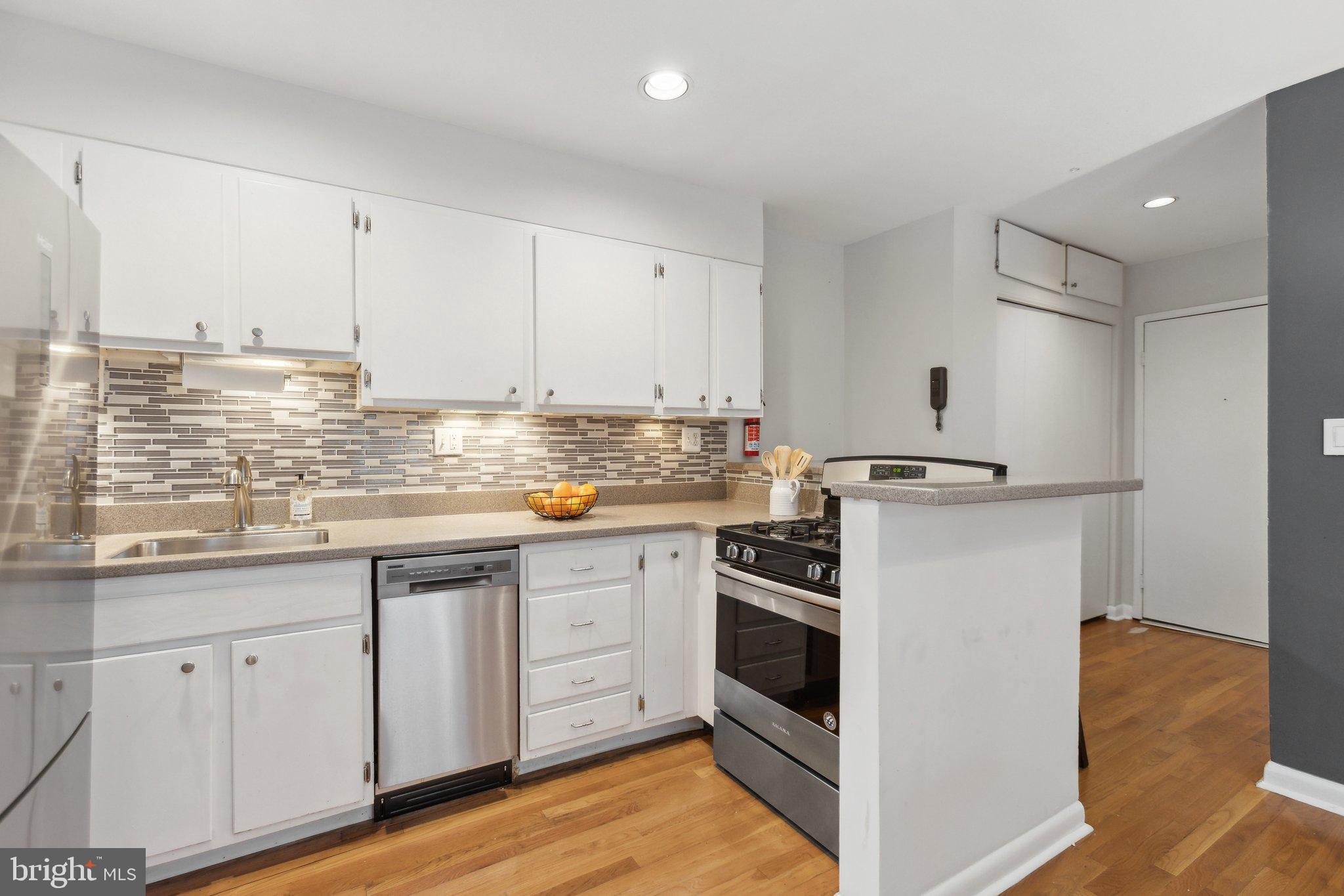 LOGAN CIRCLE - Residential