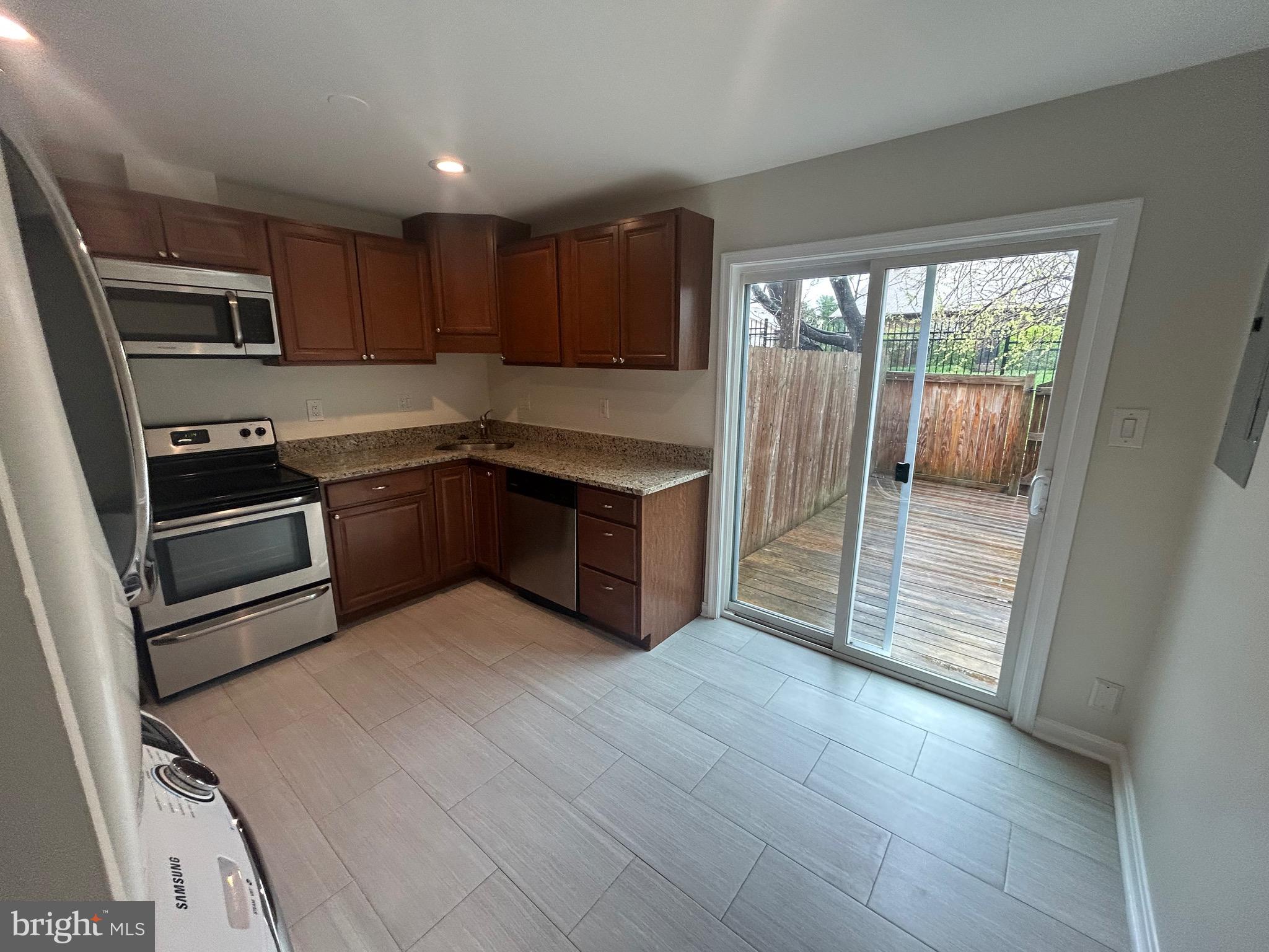 WINDING BROOK - Residential Lease