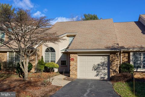 211 WILLOW VALLEY DRIVE LANCASTER PA 17602