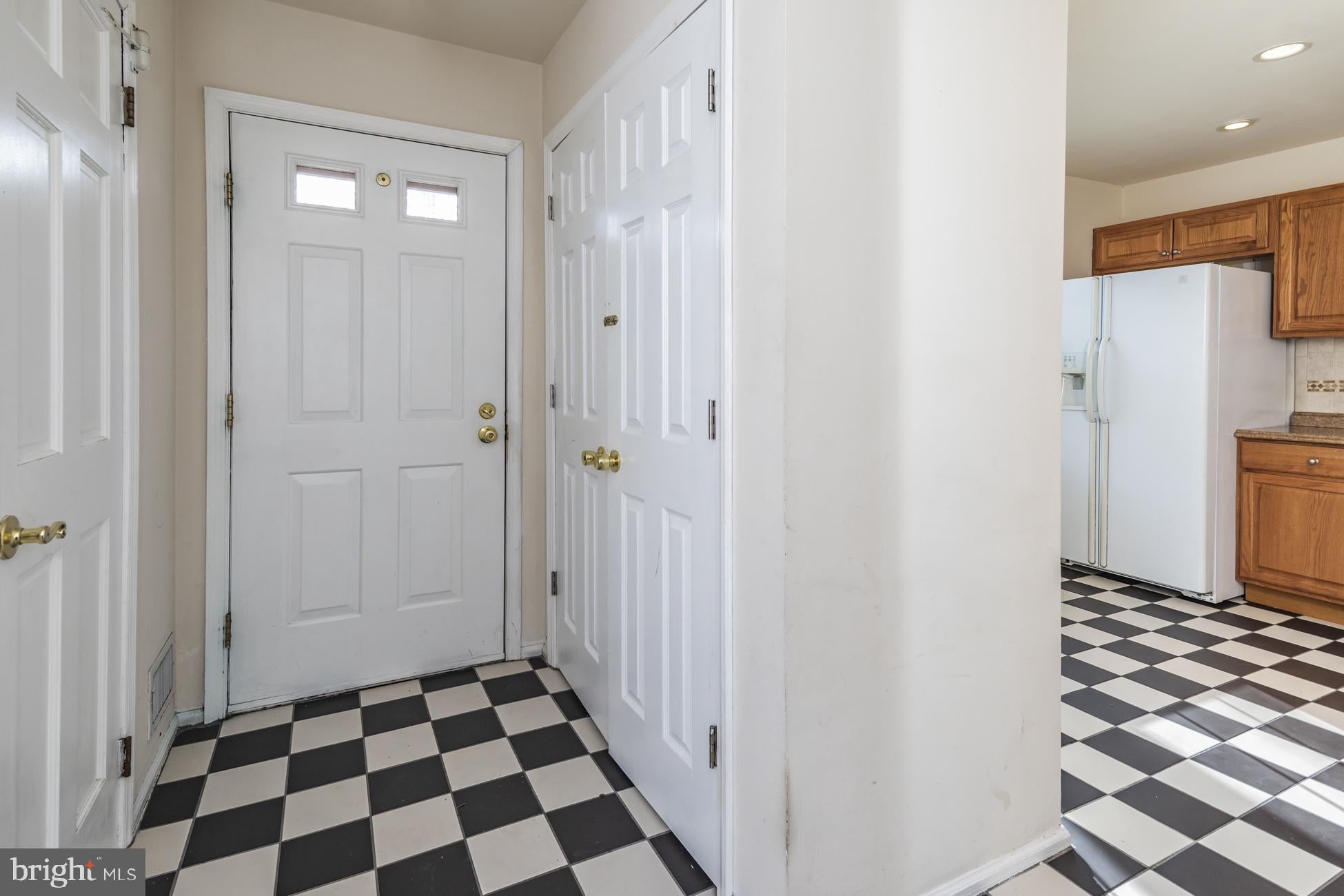 14 ABELIA COURT