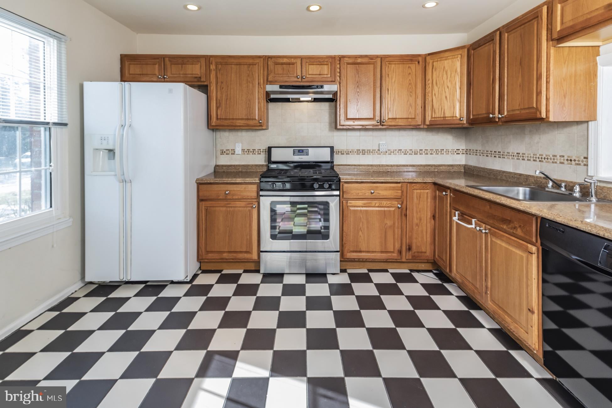 14 ABELIA COURT